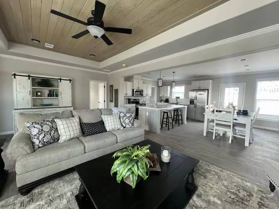GORGEOUS Deer Valley Woodside (New) - Image 3